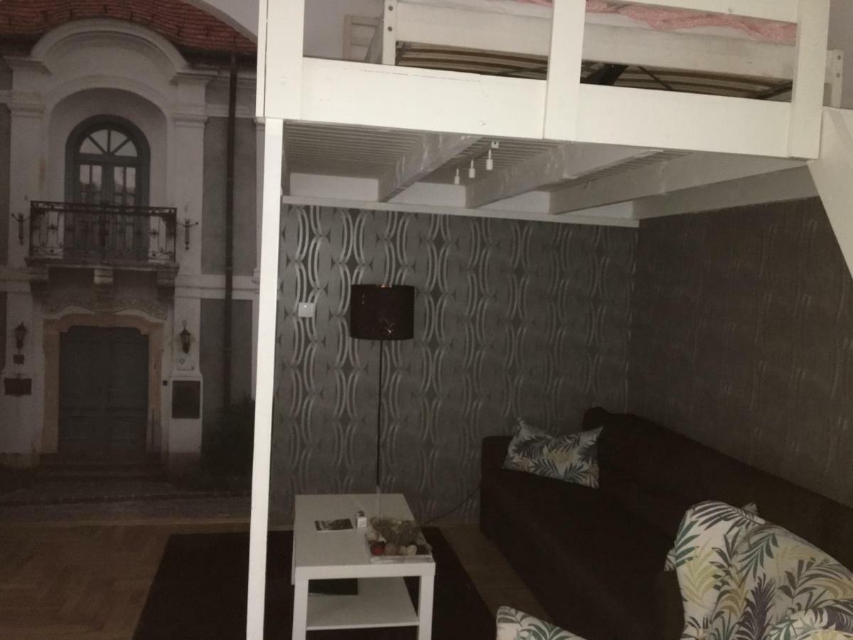 Lovag Apartman Budapeste Exterior foto